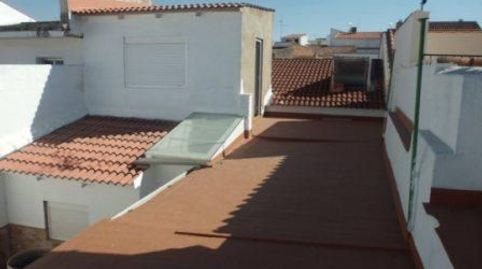 Casa de obra nueva necesita muy leve reforma para terminarla aproximadamente unos 6000 €. Esta compuesta por 3 dormitorios, 1 salo, imatge 2