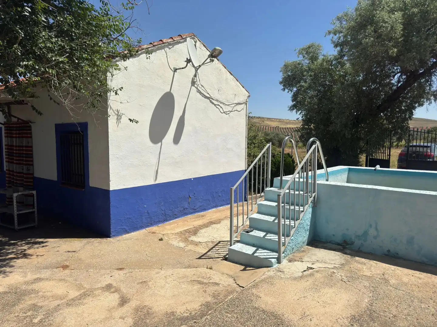 Vista exterior de Finca rústica en venta en Valdepeñas con Piscina