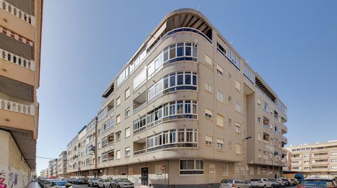 Foto 2 de Apartament en venda a Antonio Machado, Torrevieja
