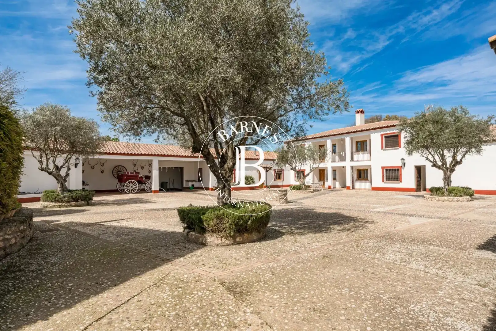 Vista exterior de Casa o chalet en venta en Alcázar de San Juan con Jardín privado, Piscina y Amueblado