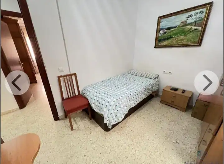 Dormitori de Planta baixa en venda en Dos Hermanas amb Aire condicionat i Terrassa