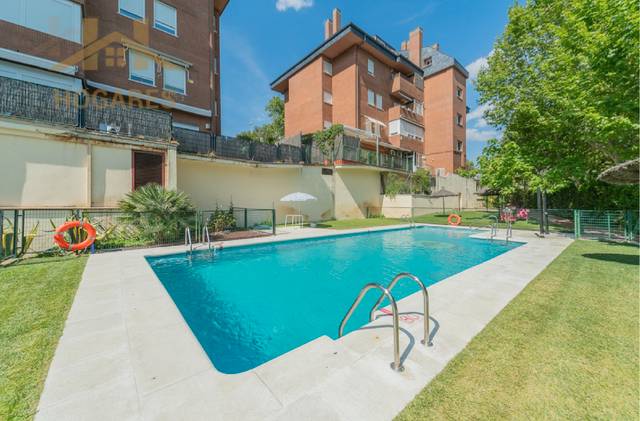 Piso en Venta en Calle Isaac Albéniz en Golf - El Carralero