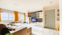 Living room of Flat for sale in Santiago de Compostela   with Oven