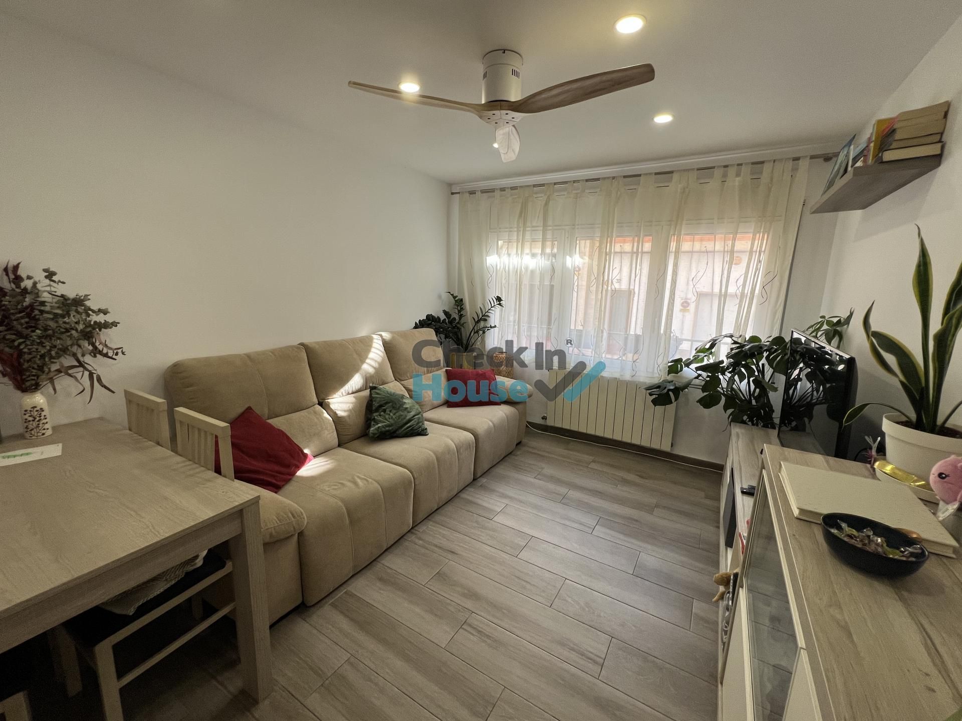 Sala de estar de Piso en venta en Sant Feliu de Guíxols con Calefacción y Terraza