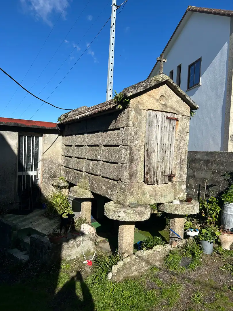 Vista exterior de Casa o xalet en venda en Pontevedra Capital  amb Moblat