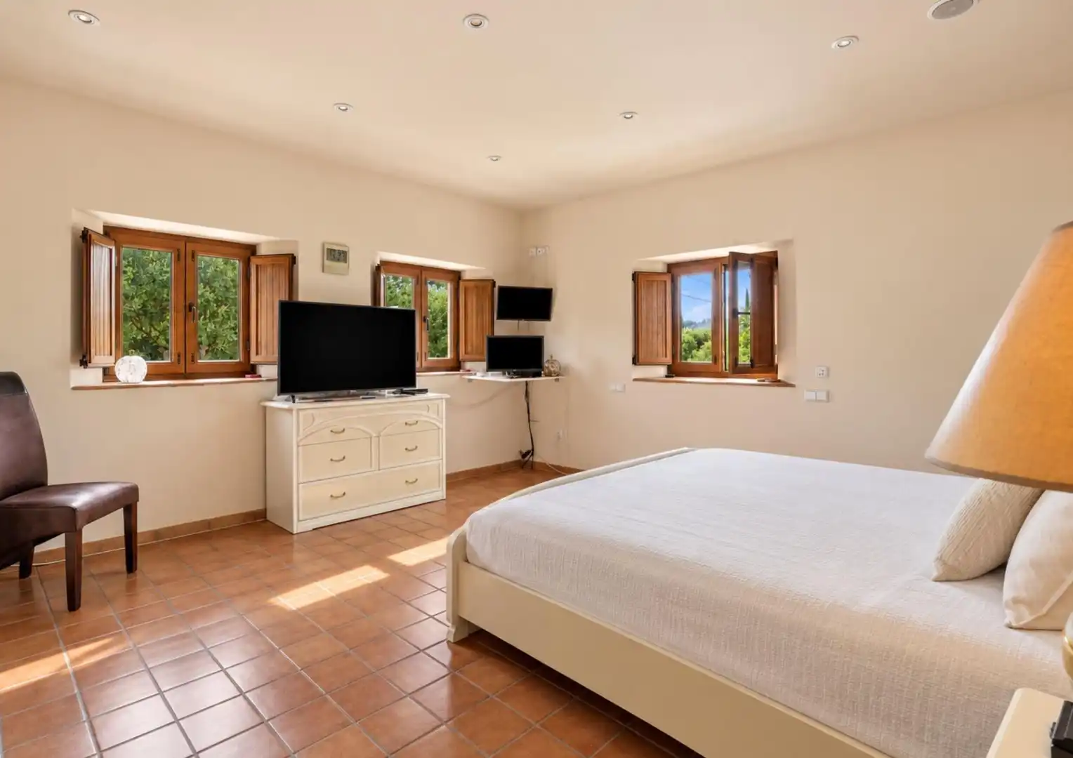 Dormitori de Finca rústica en venda en Vilobí d'Onyar amb Jardí privat, Terrassa i Piscina