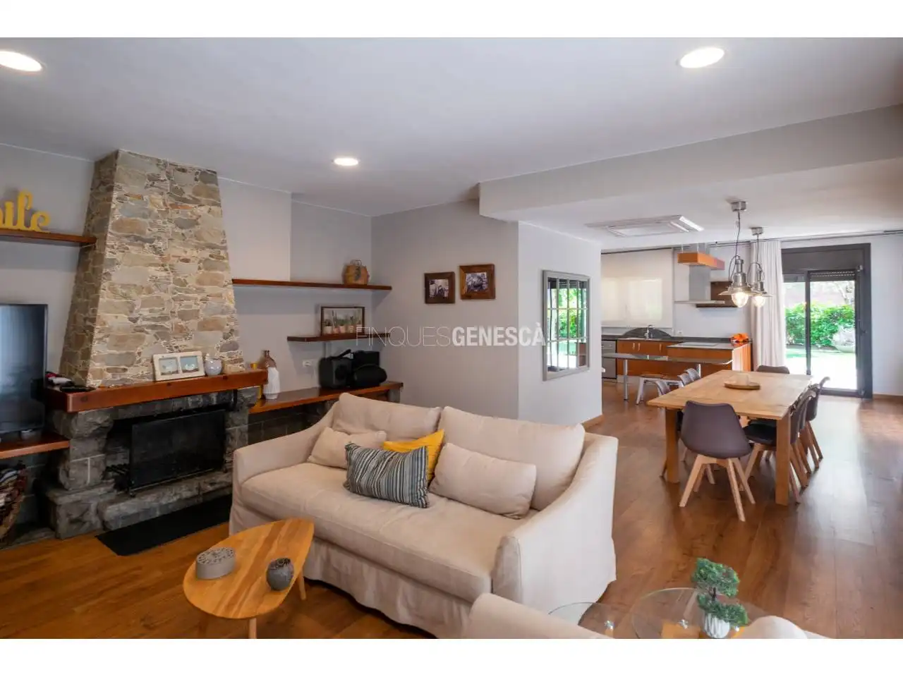 Sala de estar de Casa o chalet en venta en Matadepera con Aire acondicionado, Calefacción y Jardín privado