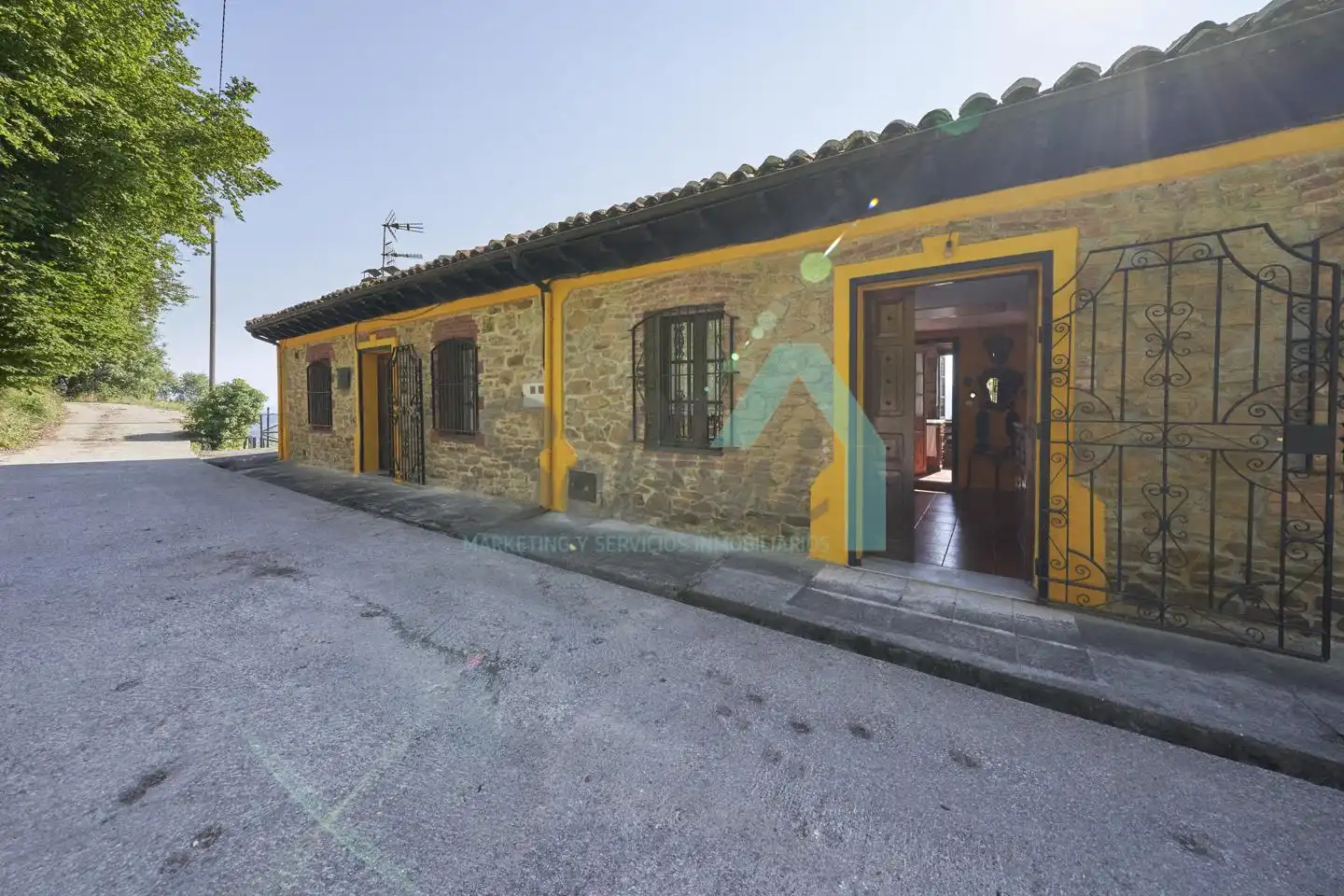 Exterior view of Houses for sale in Langreo  with Private garden and Balcony