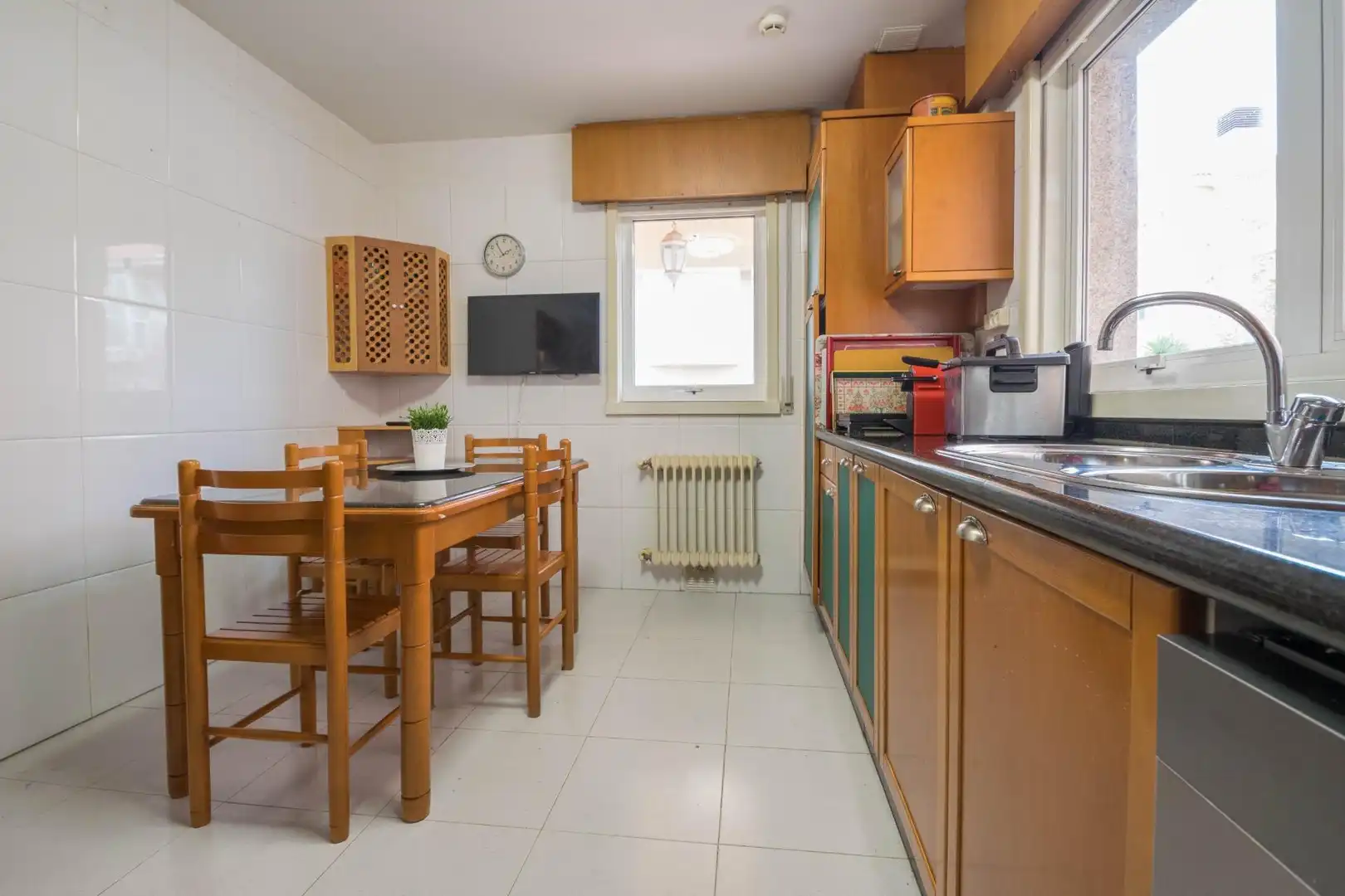 Cocina de Casa adosada en venta en Oleiros con Calefacción, Jardín privado y Parquet