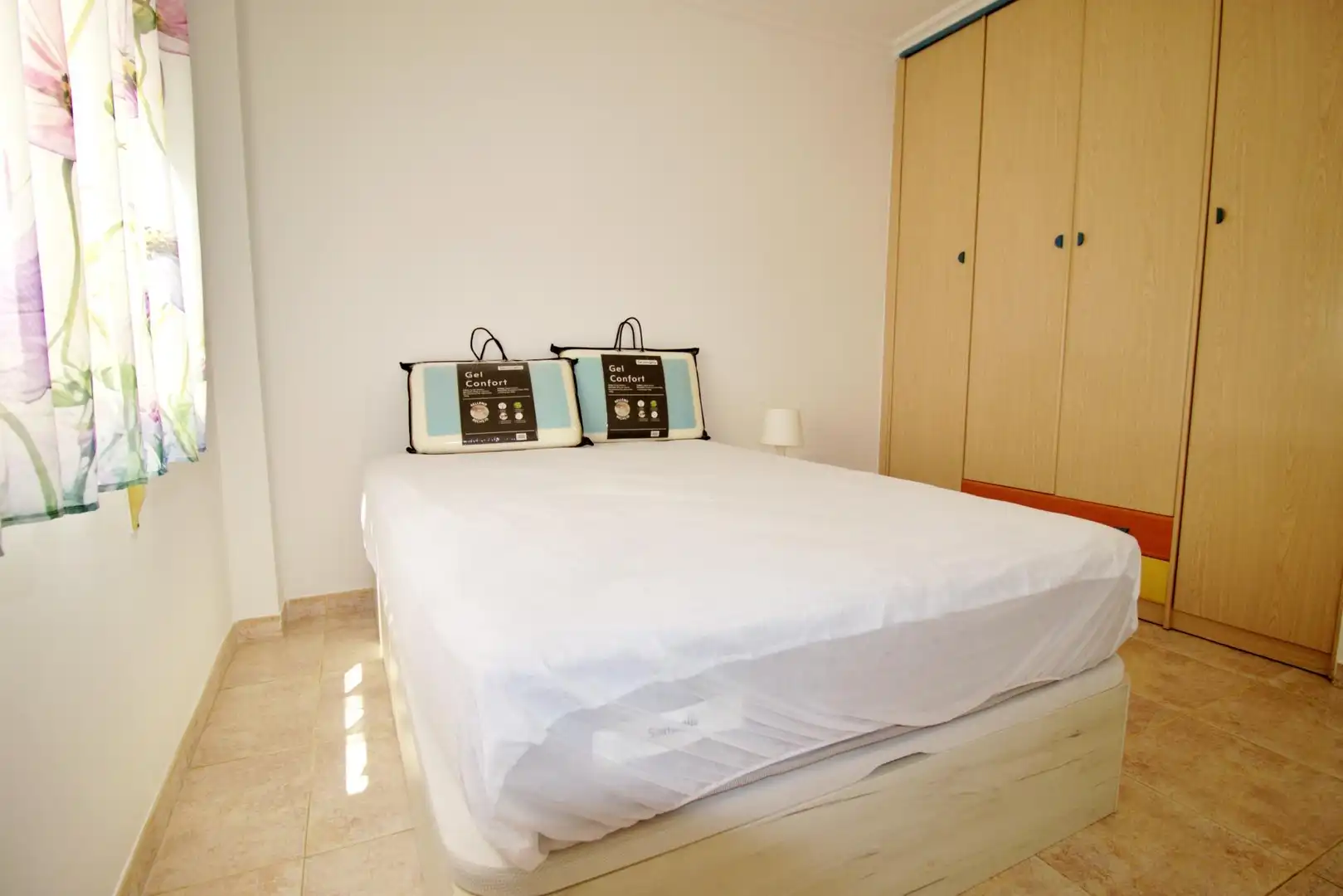 Schlafzimmer von Dachboden zur Miete in Elche / Elx mit Balkon