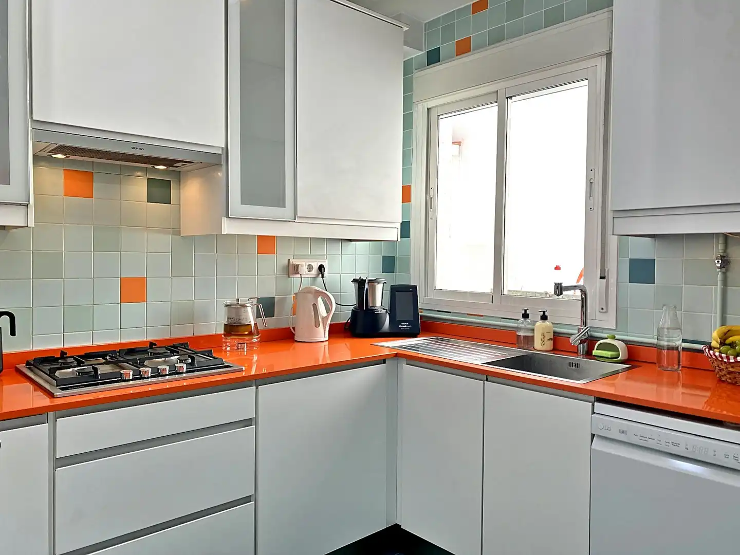 Kitchen of Flat for rent in Madrid  with Air Conditioner, Heating and Furnished
