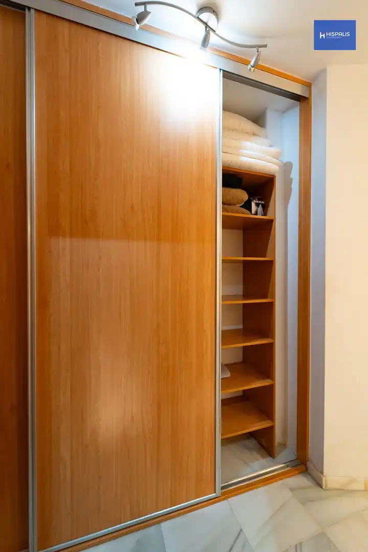 Habitación de Piso de alquiler en Sevilla con Calefacción y Amueblado