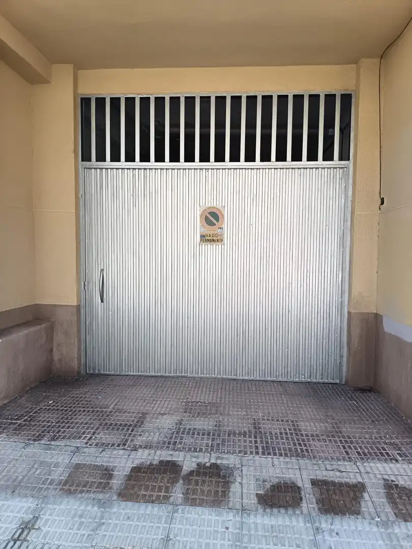 Garaje en venta en Calle de Manila, Los Cuarteros