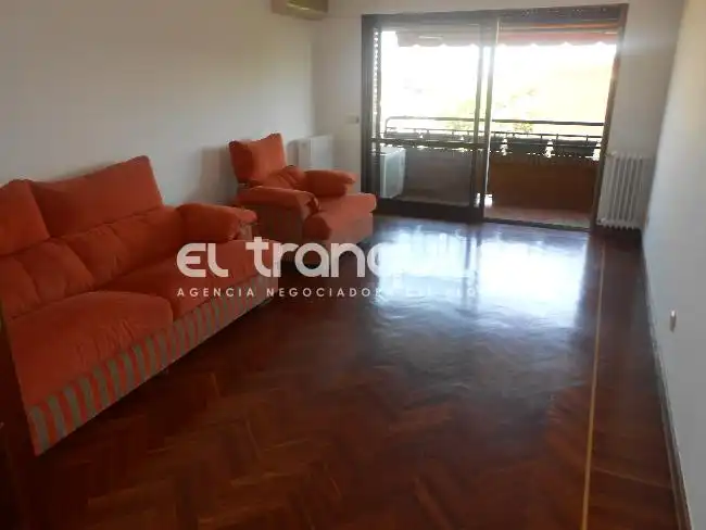 Sala d'estar de Pis de lloguer en Pozuelo de Alarcón amb Aire condicionat, Parquet i Terrassa