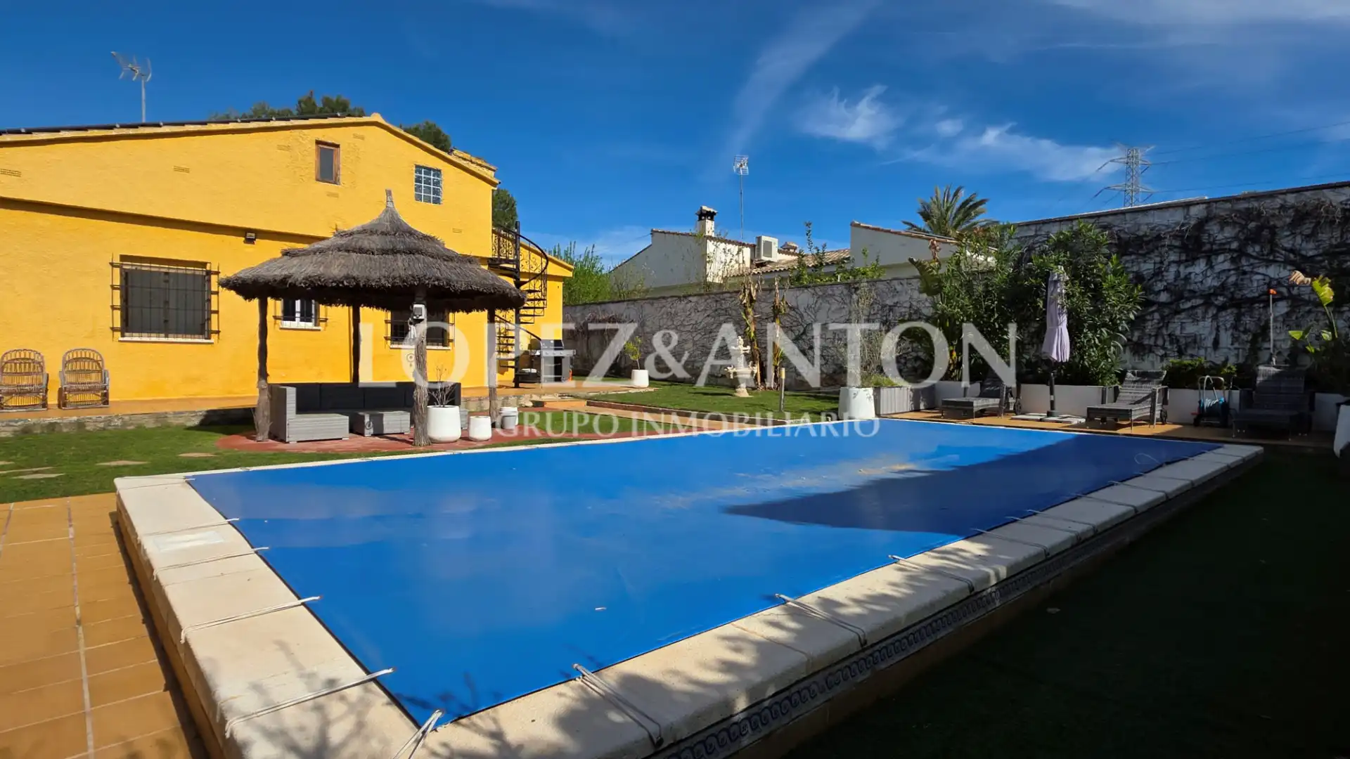 Garden of Houses for sale in L'Eliana  with Air Conditioner, Heating and Private garden