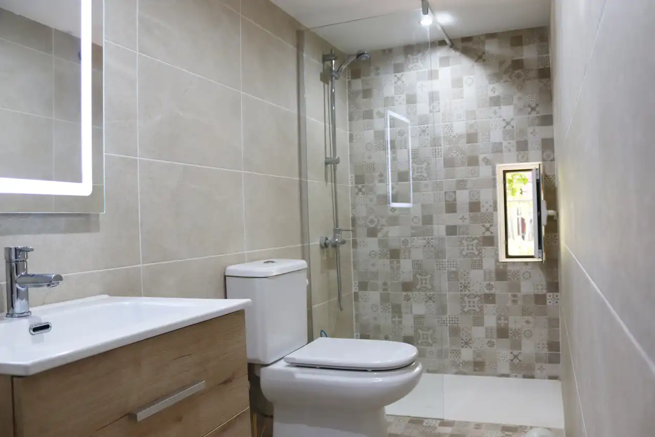 Bathroom of Houses for sale in Orba  with Swimming Pool