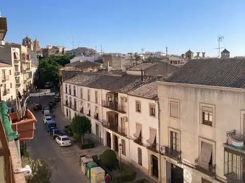 Vista exterior de Piso en venta en Úbeda con Balcón
