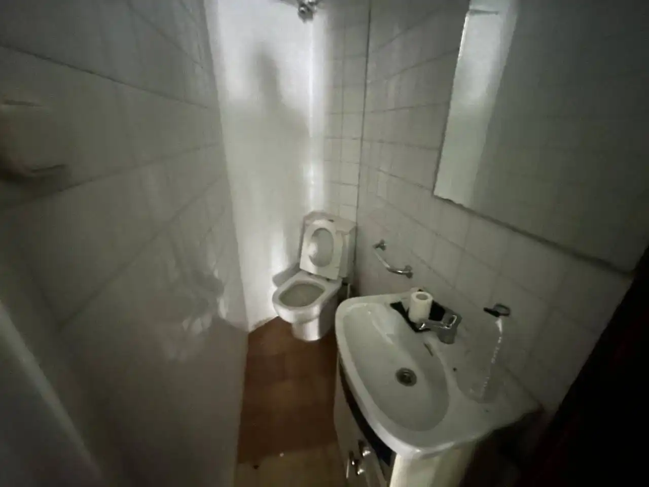 Bany de Local en venda en L'Hospitalet de Llobregat