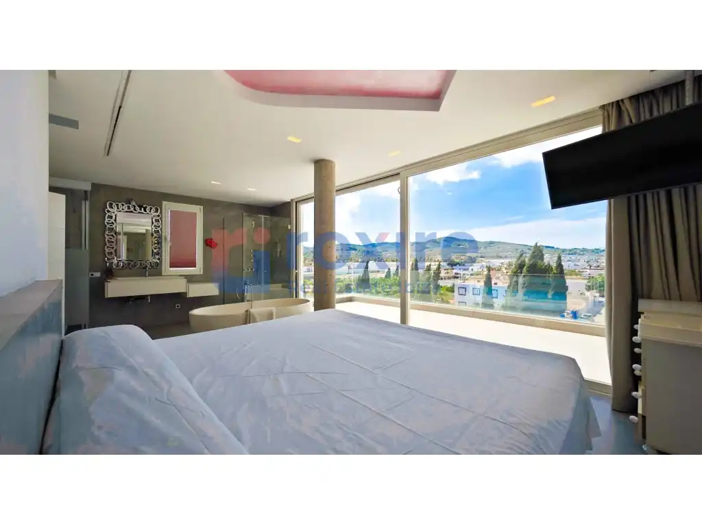 Dormitori de Casa o xalet en venda en Santa Eulària des Riu amb Aire condicionat, Jardí privat i Terrassa