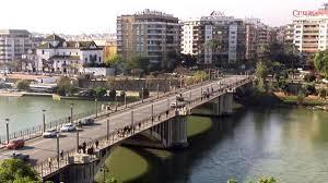 Vista exterior de Local en venda en  Sevilla Capital