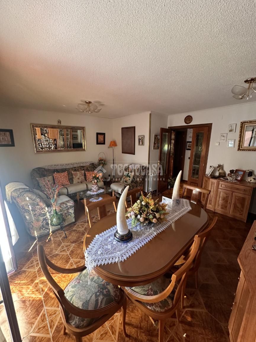 Living room of Flat for sale in  Madrid Capital  with Air Conditioner and Heating