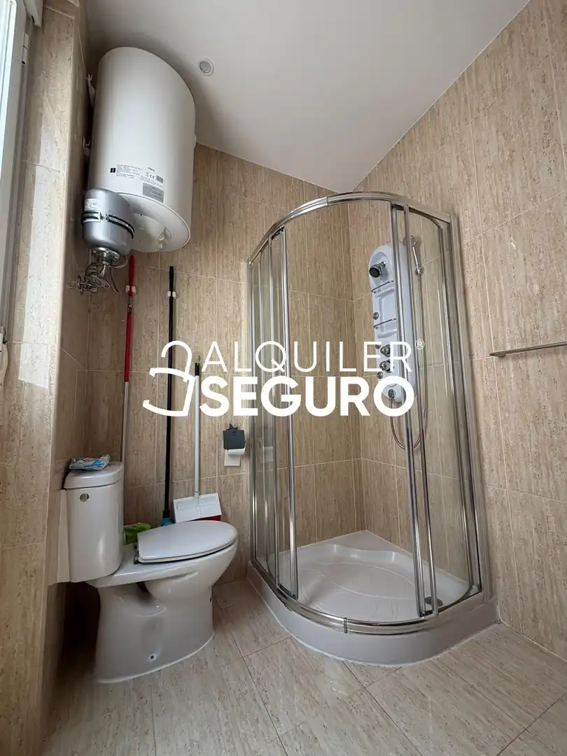 Baño de Estudio de alquiler en Madrid con Aire acondicionado y Amueblado