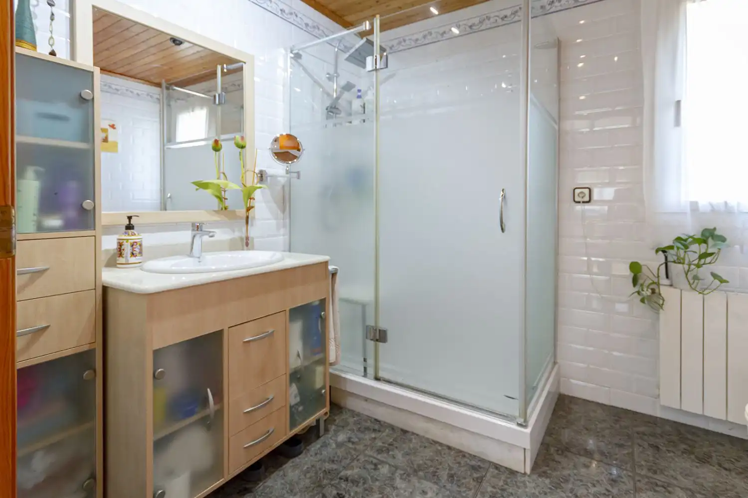 Bathroom of Houses for sale in Sant Martí Sarroca  with Air Conditioner, Heating and Terrace