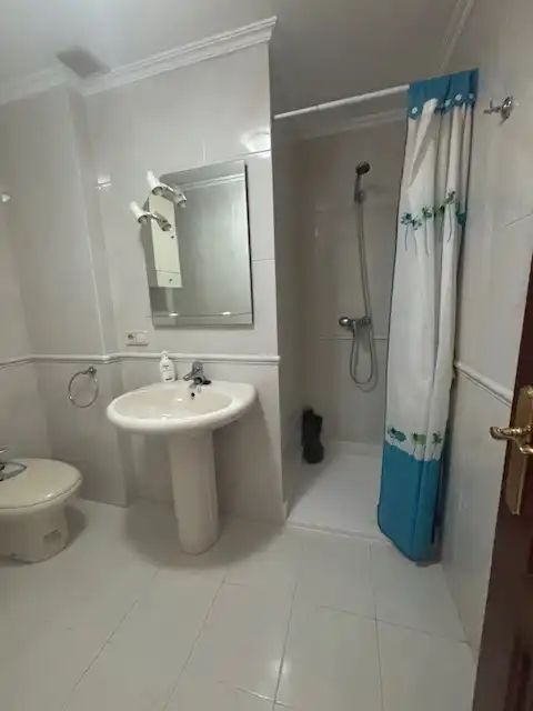 Bathroom of Flat for rent in Ferrol  with Heating, Parquet flooring and Storage room