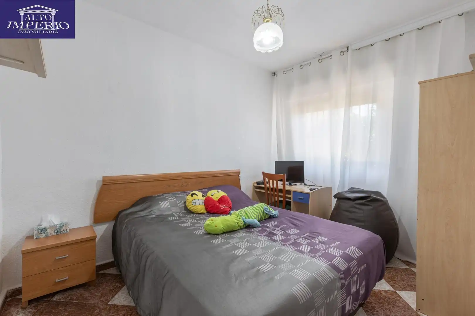 Dormitori de Casa o xalet en venda en La Zubia amb Terrassa