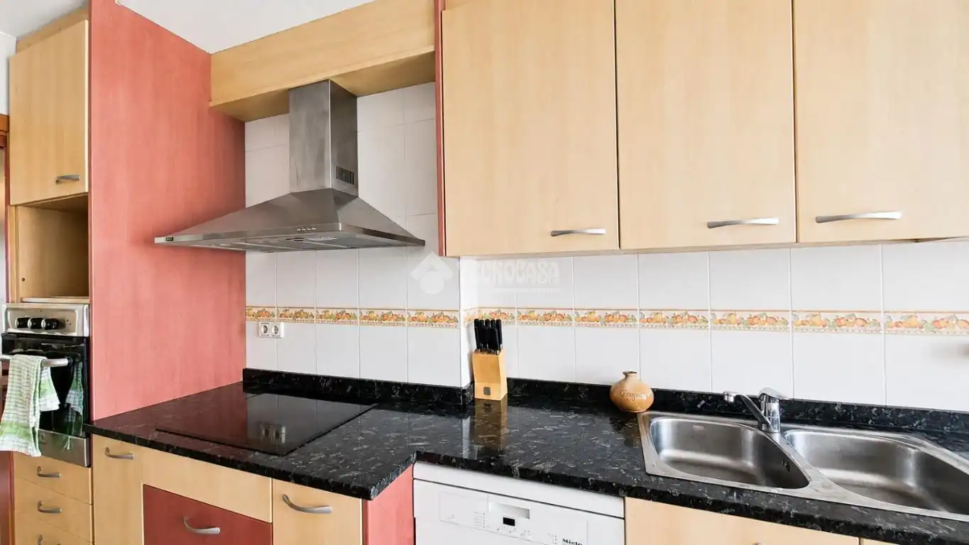 Küche von Wohnung zum Verkauf in Vic mit Klimaanlage, Heizung und Terrasse