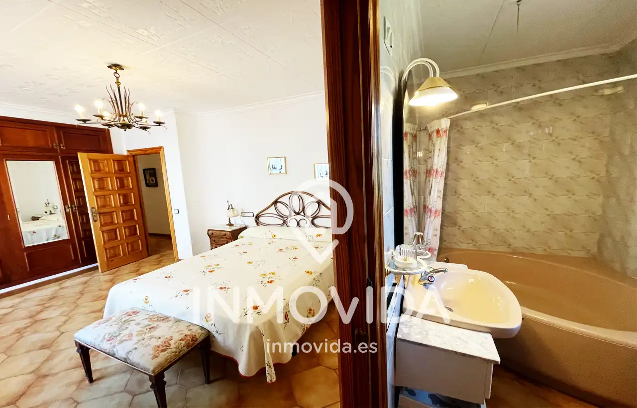 Dormitori de Casa o xalet en venda en Mogente / Moixent amb Aire condicionat, Jardí privat i Terrassa