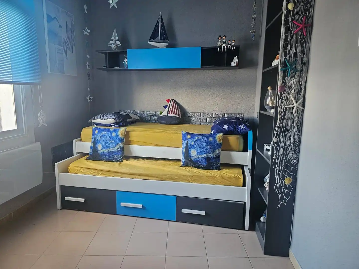 Habitación de Apartamento en venta en Empuriabrava con Aire acondicionado, Calefacción y Jardín privado
