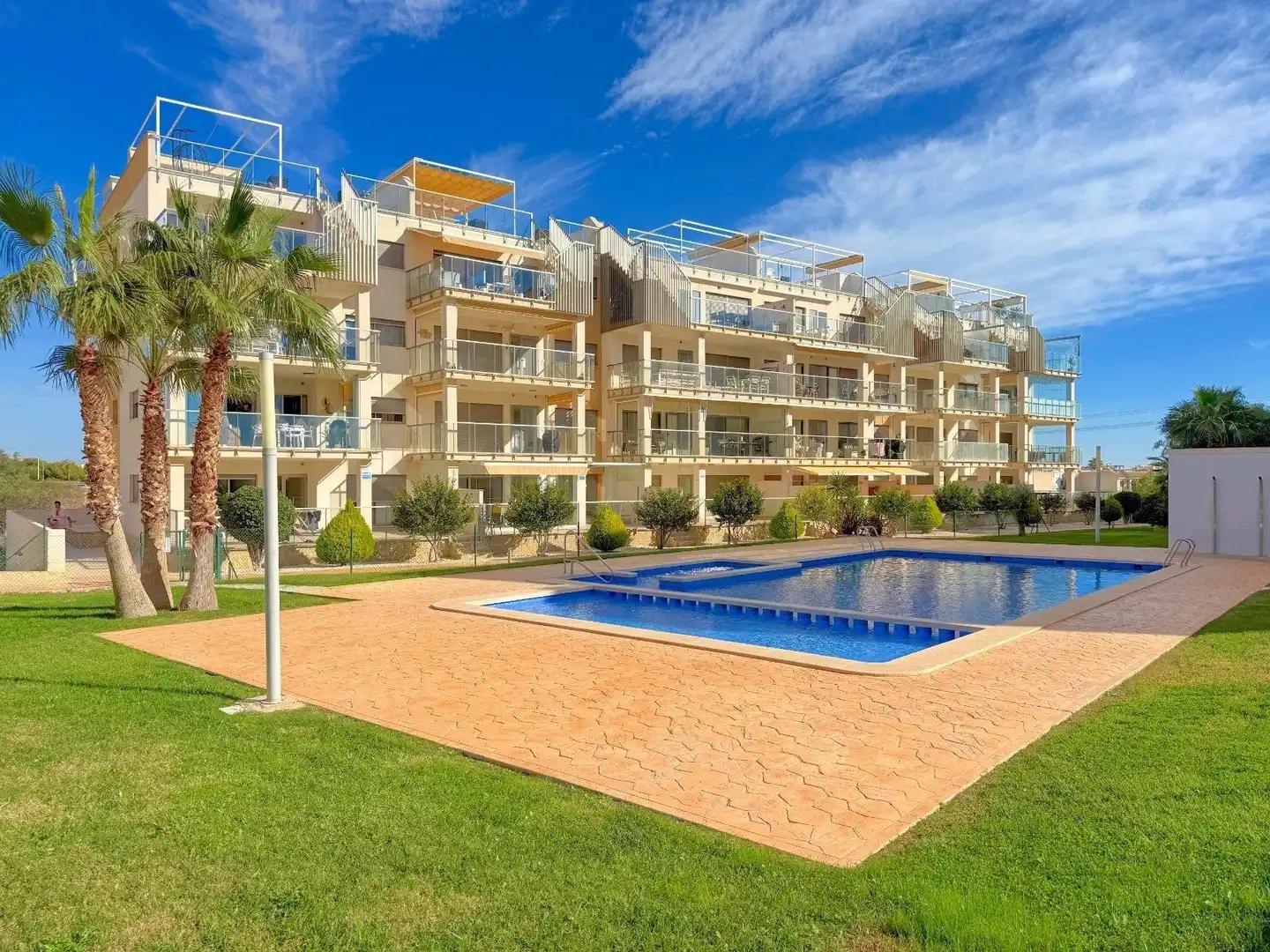 Apartamento con piscina en venta en Orihuela Costa, imagen 2