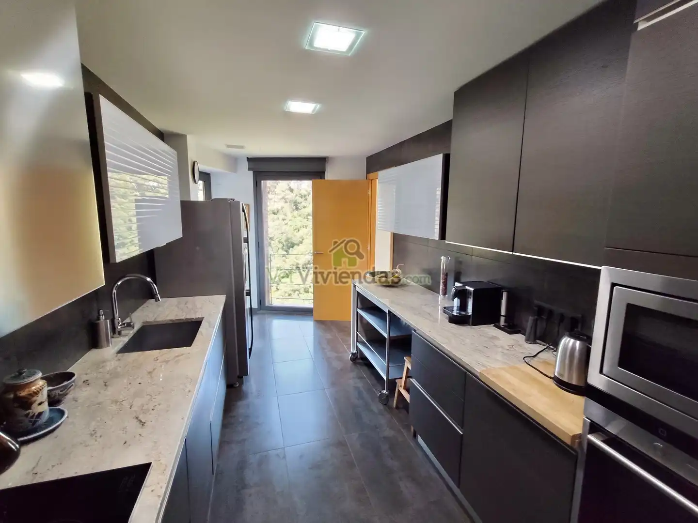 Cuina de Casa o xalet en venda en Sant Cugat del Vallès amb Aire condicionat, Calefacció i Jardí privat