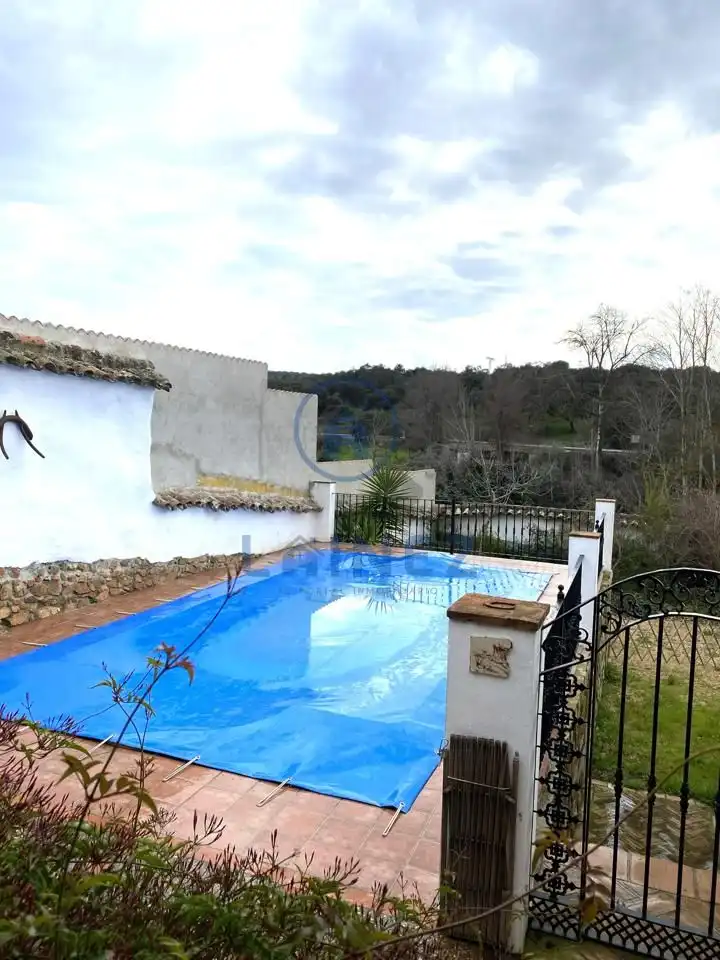 Piscina de Casa o chalet en venta en Fuente Obejuna con Aire acondicionado, Jardín privado y Terraza