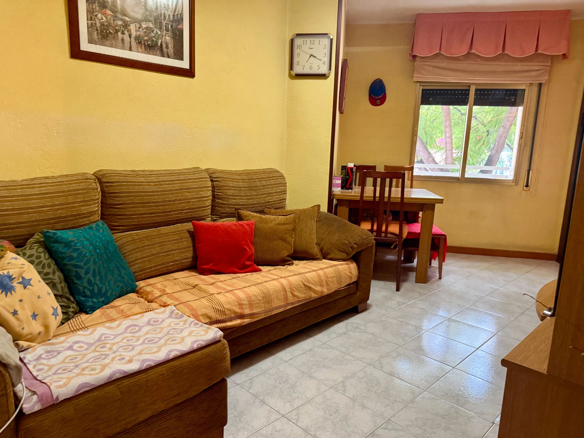 Sala d'estar de Pis en venda en Esplugues de Llobregat amb Calefacció