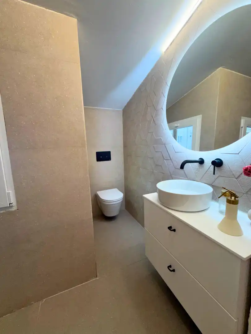 Baño de Piso en venta en Oviedo  con Calefacción, Parquet y Terraza