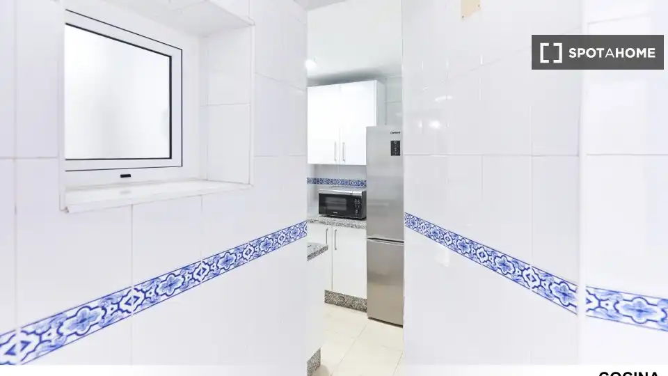 Kitchen of Flat for rent in Sevilla  with Air Conditioner, Heating and Furnished