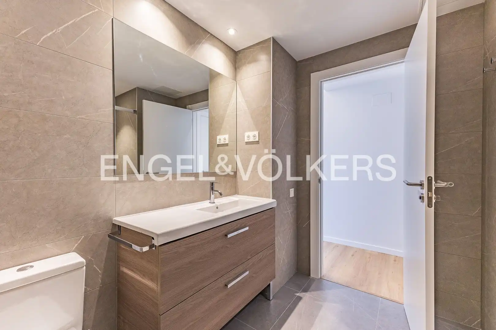 Baño de Planta baja de alquiler en Sabadell con Aire acondicionado, Calefacción y Terraza