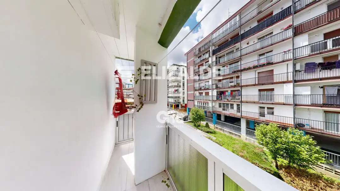Terraza de Piso en venta en Lasarte-Oria con Balcón