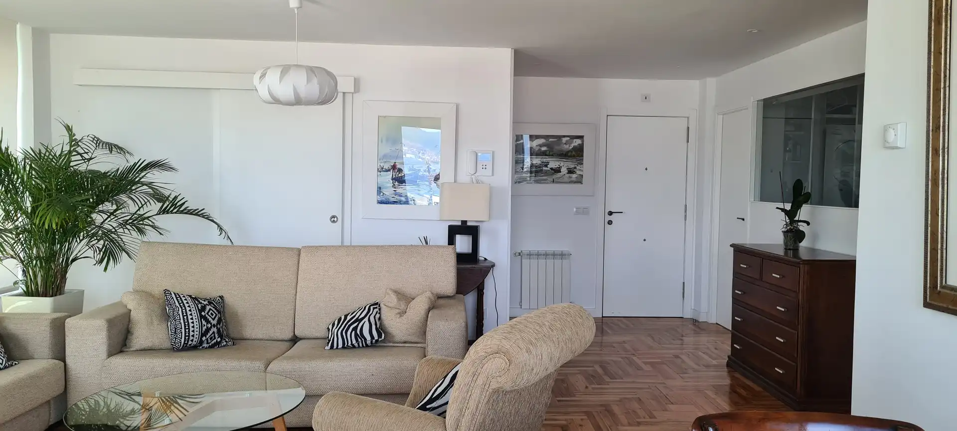 Sala de estar de Piso de alquiler en Vigo  con Calefacción, Parquet y Amueblado