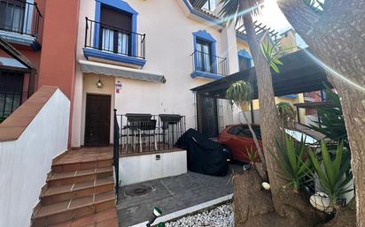 Exterior view of Single-family semi-detached for sale in La Línea de la Concepción  with Air Conditioner, Heating and Terrace