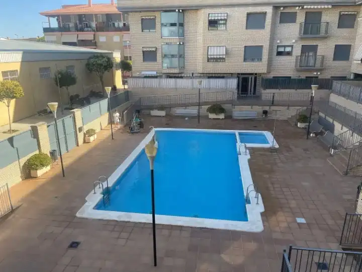 Swimming pool of Flat for rent in Silla  with Air Conditioner, Heating and Furnished