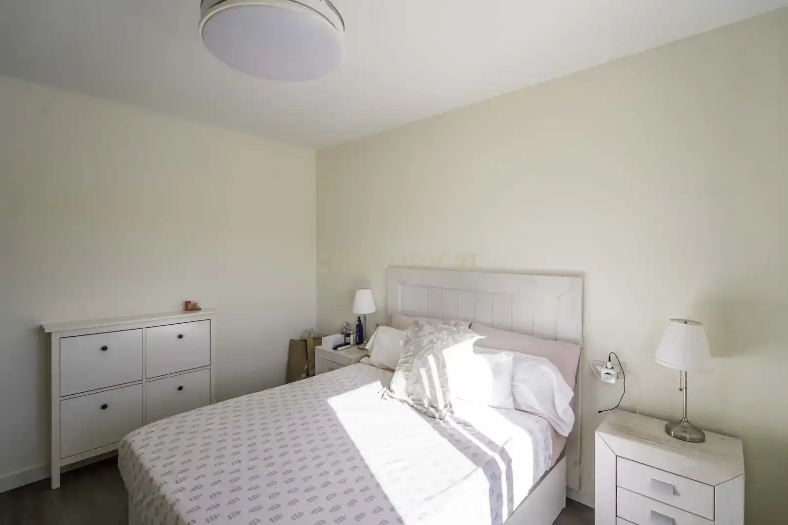Bedroom of Flat for sale in Fuengirola  with Air Conditioner, Storage room and Swimming Pool