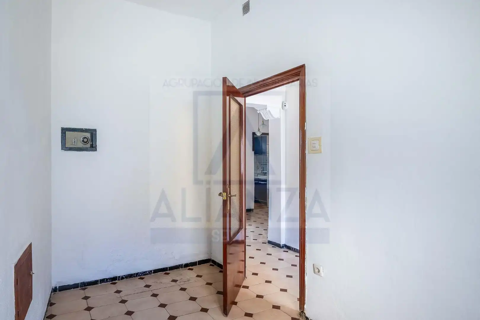 Casa adosada en venda en Camas amb Terrassa