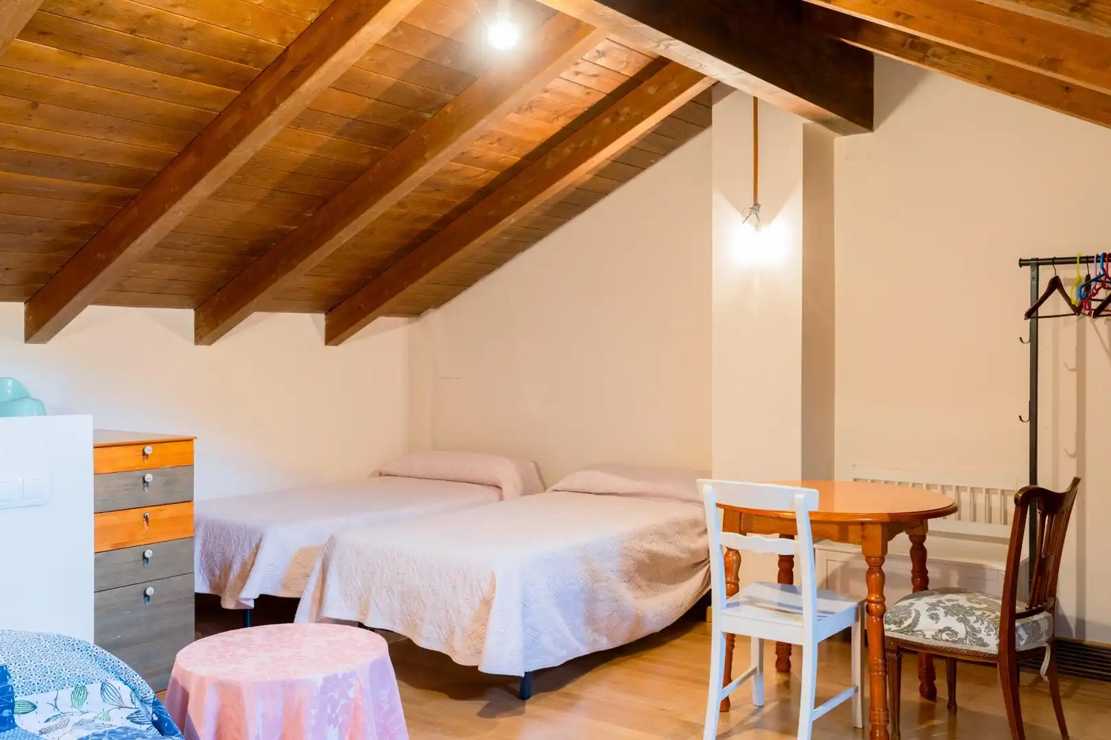 Habitación de Casa adosada en venta en Biescas con Calefacción, Jardín privado y Amueblado