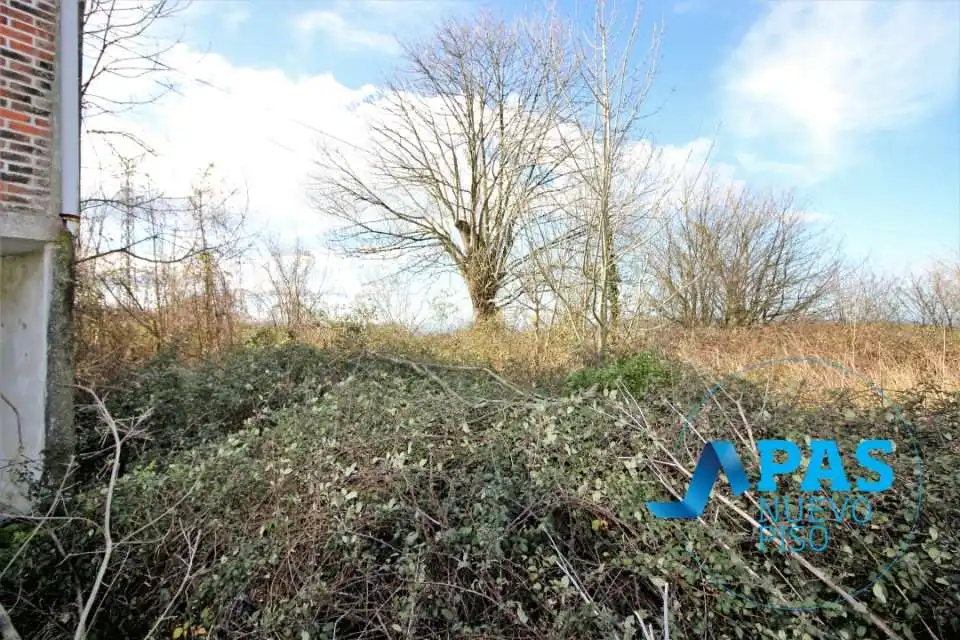 Casa o xalet en venda en Solórzano amb Jardí privat