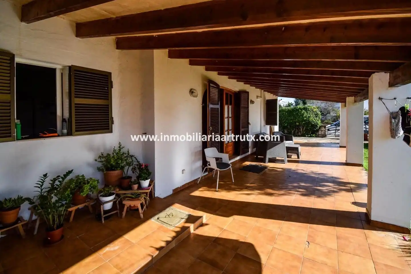 Vista exterior de Casa o xalet en venda en Ciutadella de Menorca amb Aire condicionat, Jardí privat i Terrassa