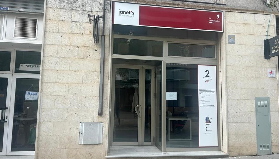 Photo 1 of Premises to rent in Pintor Serrasanta, Muntanyeta, Barcelona