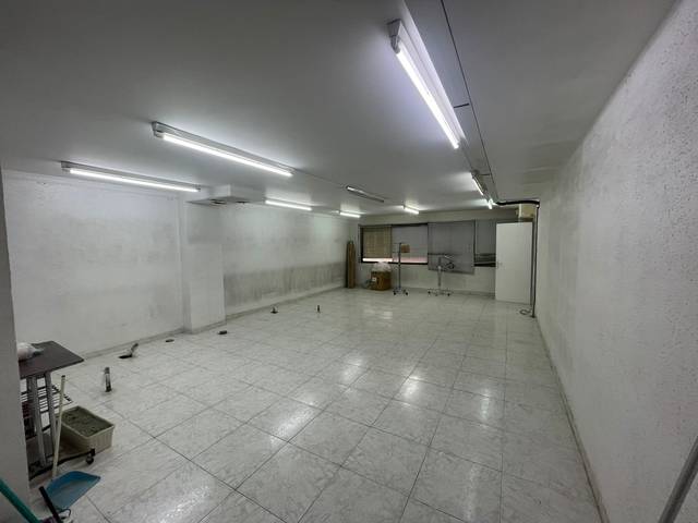 Local comercial en Alquiler en Santa Margarida de Montbui
